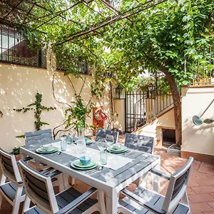 santa-reparata-apartment-with-patio-and-terrace.it-tuscanyhotel.com/